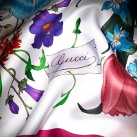Gucci flora花卉印花真丝斜纹绸女士围巾 022796 3G001 5578