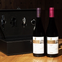 卡洛斯塞勒斯 酒庄特级珍藏干红2005+2007年特色套装礼盒 购买即送精美酒具